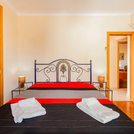 Aqua Marinha In Gale-albufeira Holiday home Patroves